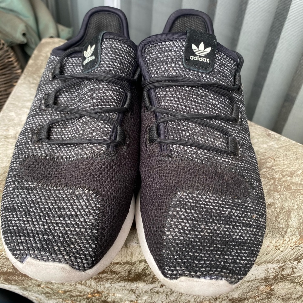 Adidas Tubular Black/White